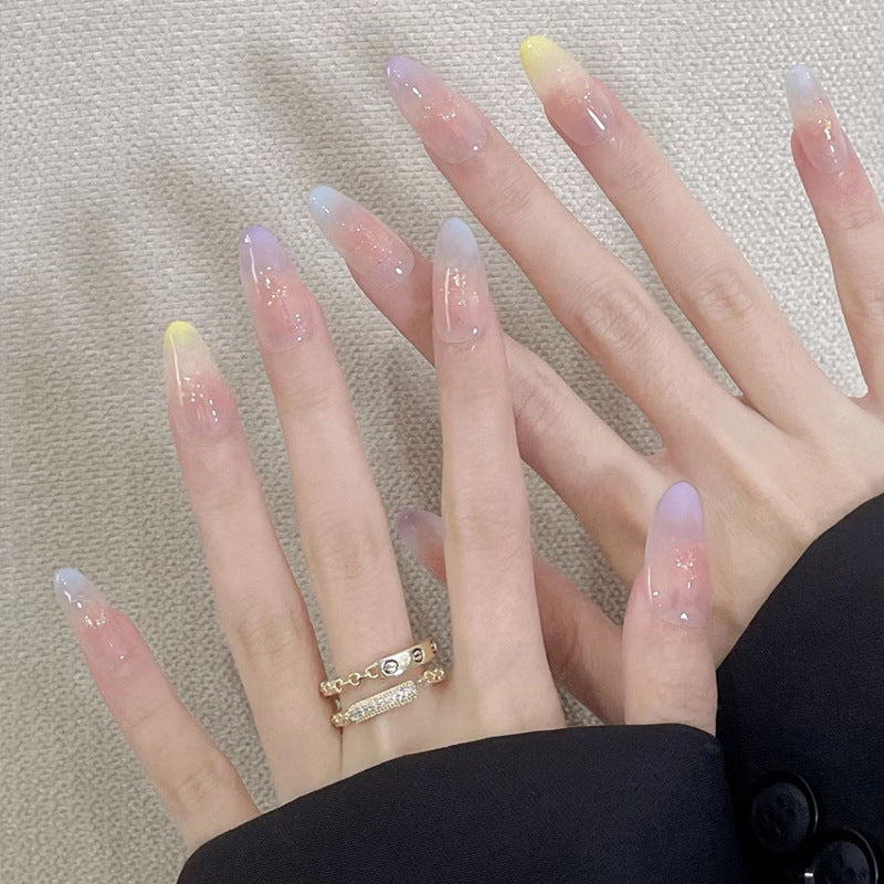 Elegant Press-On Nail Tips with Gold Accents Bowlift
