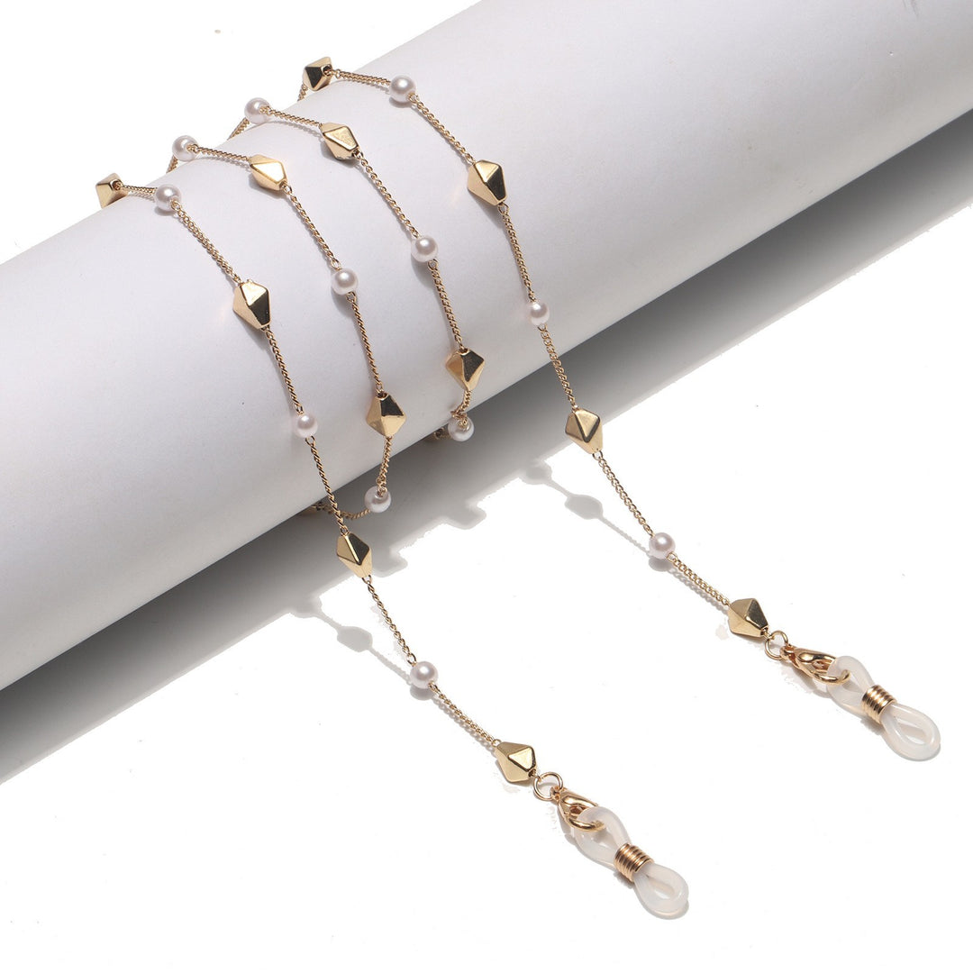 Elegant Heart-Shaped Pearl Chain Eyewear Holder Bowlift