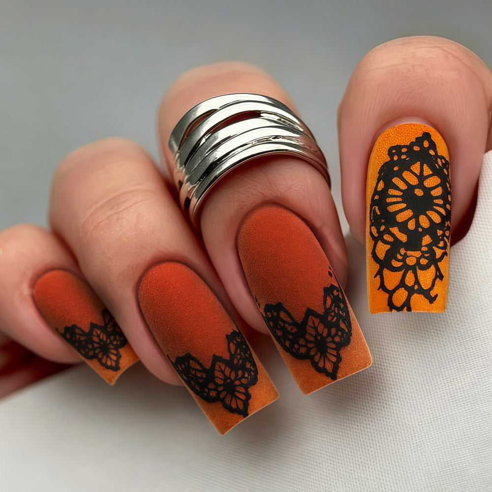 Artificial nails in elegant lace design with matte finish Bowlift