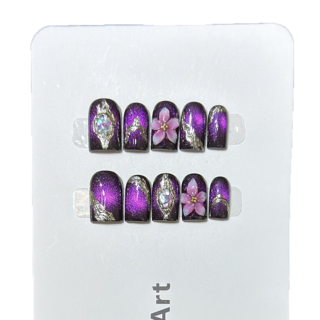 Elegant Floral Press-On Nail Set with Glitter Accents Bowlift