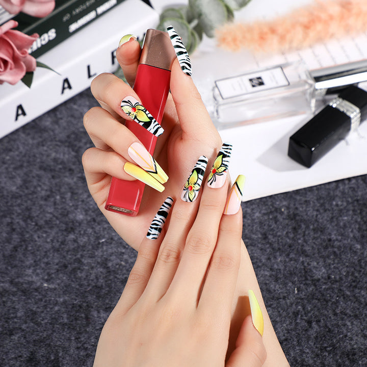 Creative press-on nails with flower and animal designs Bowlift