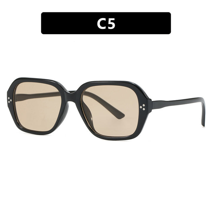 Women stylish sunglasses in trendy geometric design Bowlift