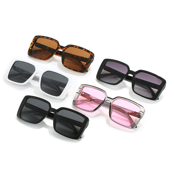 Women's fashionable square sunglasses with trendy details Bowlift