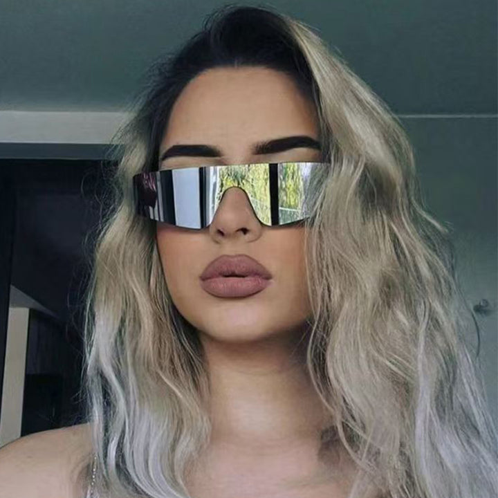 Women Sporty Sunglasses with Futuristic Design Bowlift