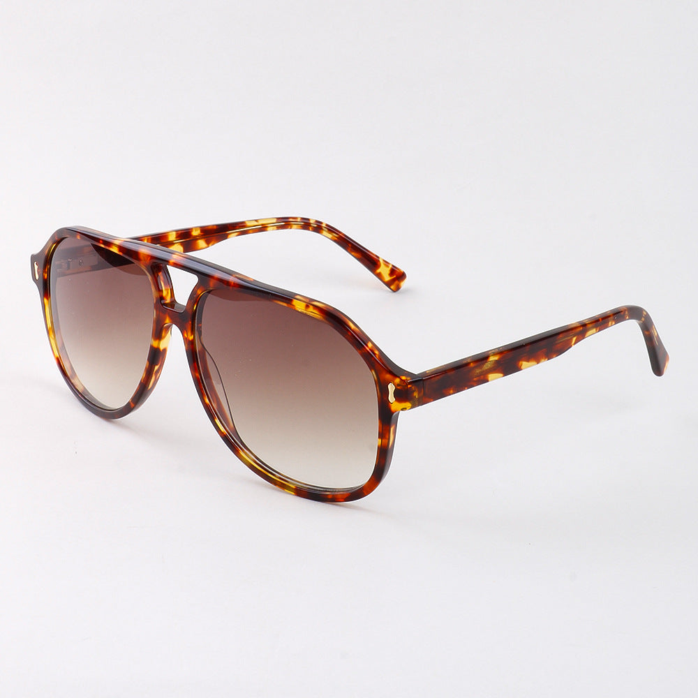 Ladies fashionable sunglasses in contemporary design Bowlift