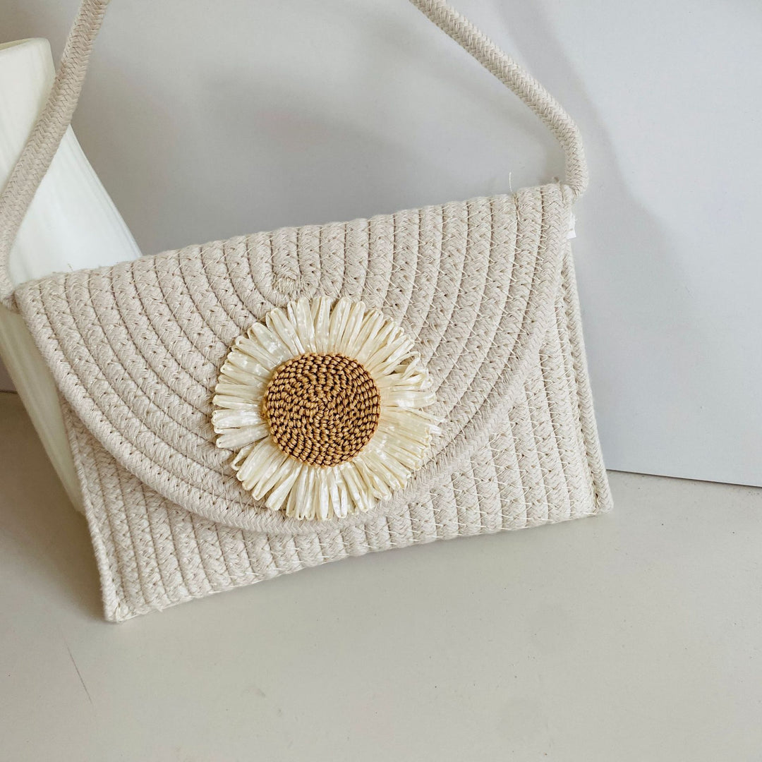 Fashionable shoulder bag with flower appliqué Bowlift