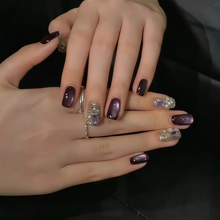 Artifical nails with glamorous effects Bowlift