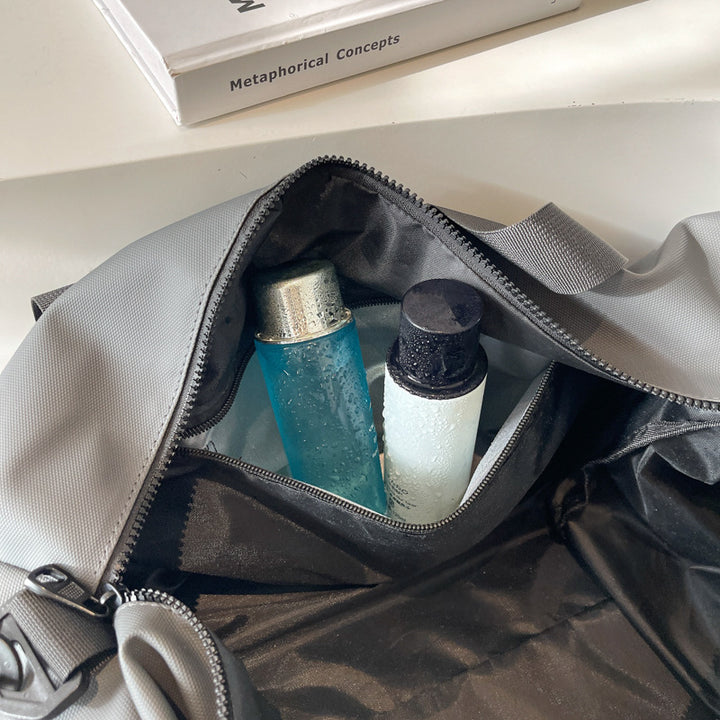 Sporty Travel Bag With Durable And Water-Repellent Material Bowlift