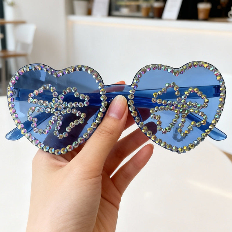 Glamorous Heart-Shaped Rhinestone Sunglasses Bowlift