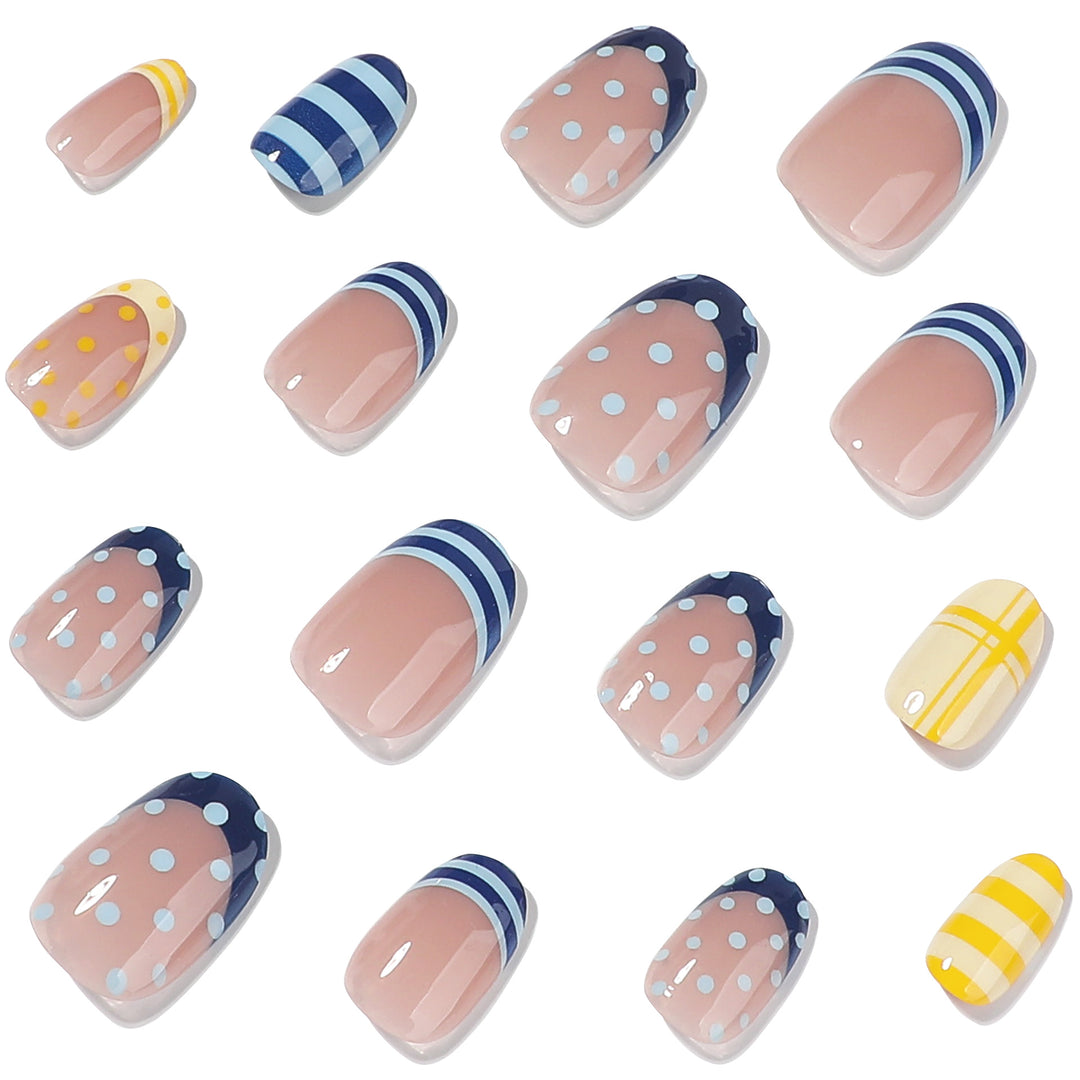 Creative Nail Art in Elegant Pattern Bowlift