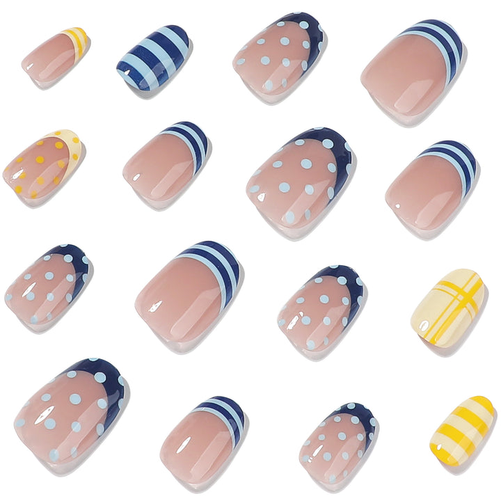 Creative Nail Art in Elegant Pattern Bowlift