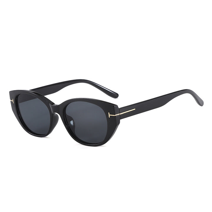 Women's Cat-Eye Sunglasses with Elegant Frame and Protective UV Filter Bowlift