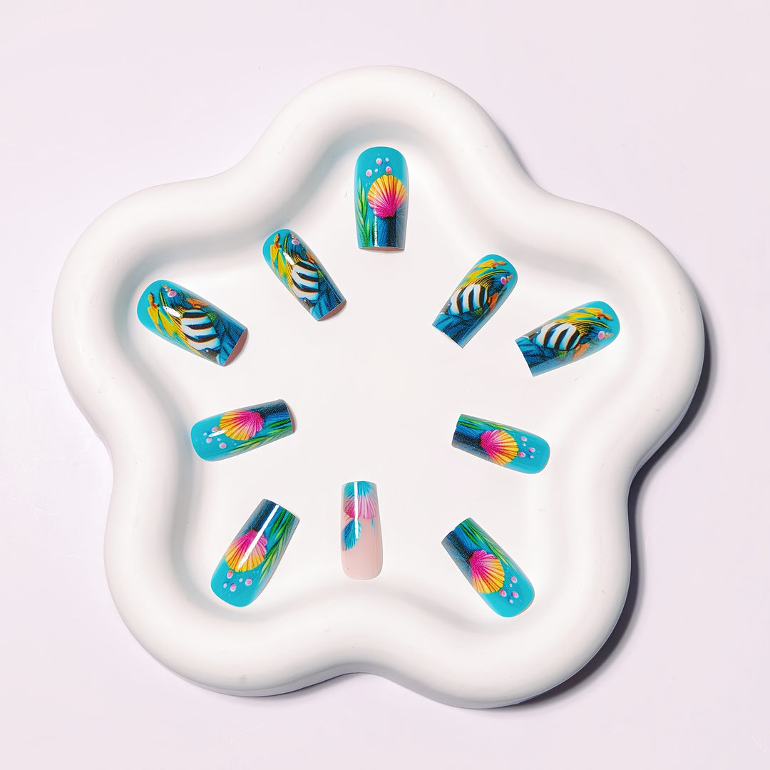 Underwater-Themed Extravagant Nail Art Bowlift