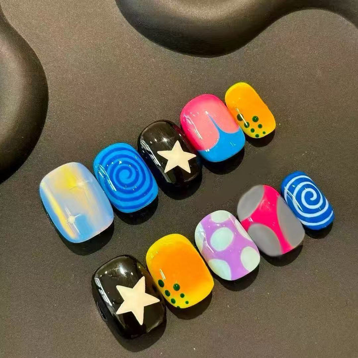 Artistic Cat-Themed Press-On Nail Art Set Bowlift