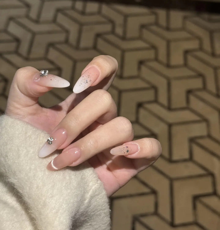 Decorative Press-On Nail Art Bowlift