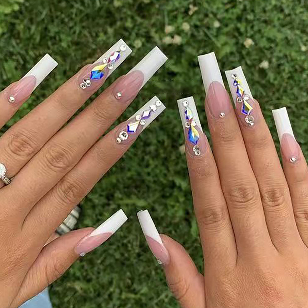 Artificial nail set with glamorous rhinestones and 3D decorations Bowlift