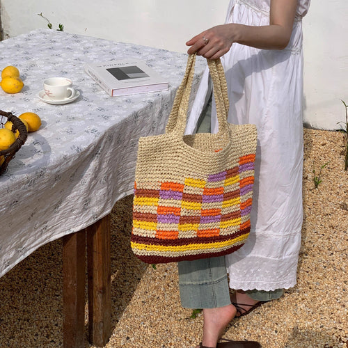 Hand-knotted summer tote Bowlift
