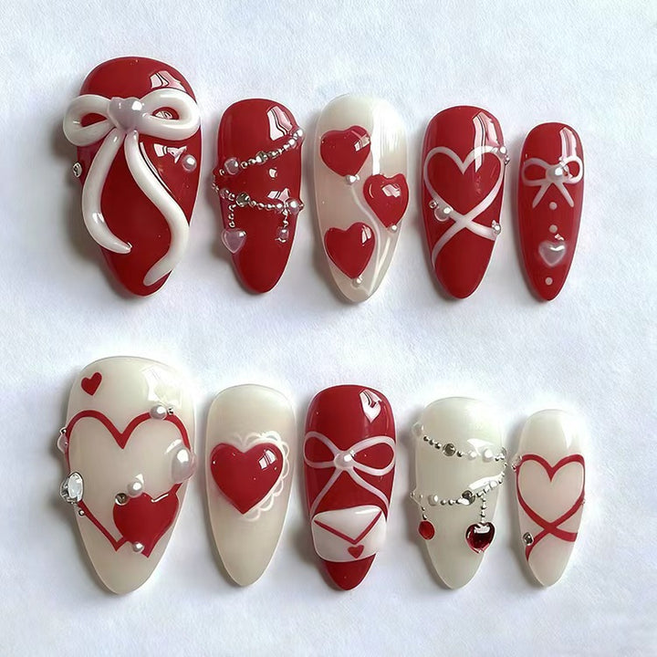 Nail design set with romantic heart motifs Bowlift