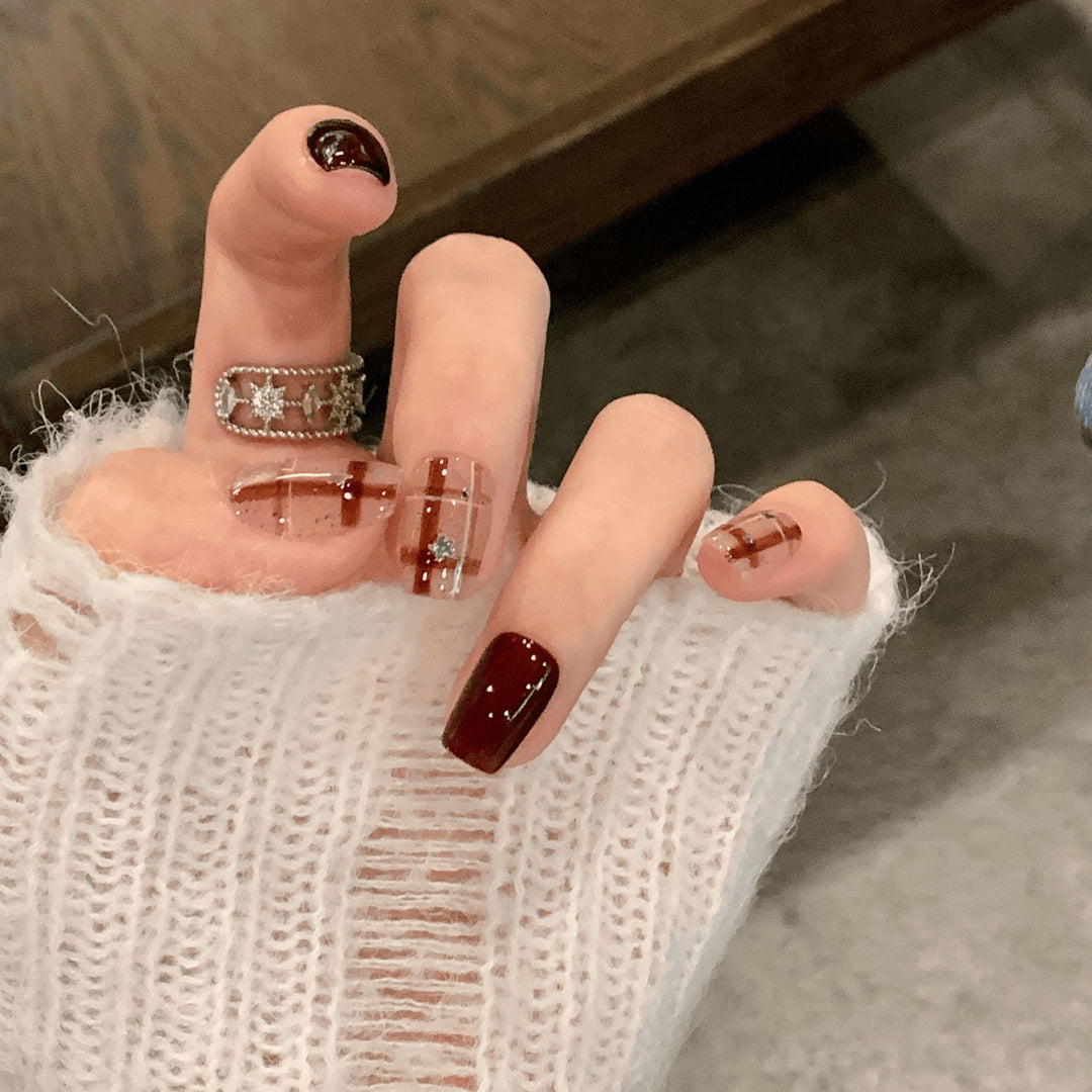 Artificial artificial nails with elegant geometric design Bowlift