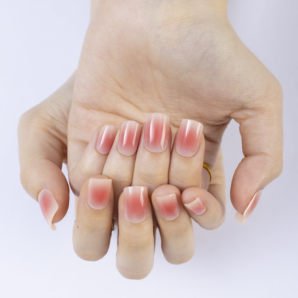 Natural gel nail art with high gloss finish Bowlift