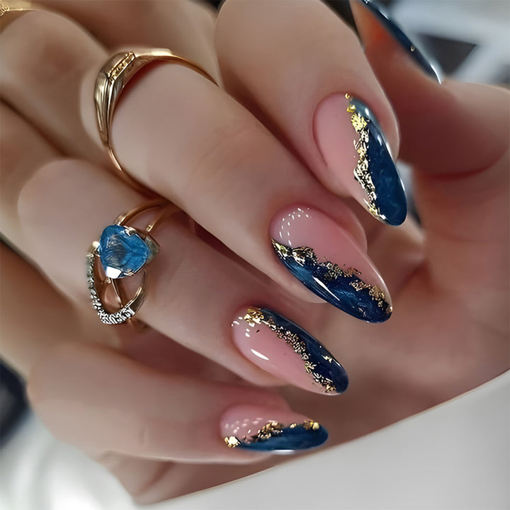 Artificial nail set with luxurious golden embellishments and elegant details Bowlift