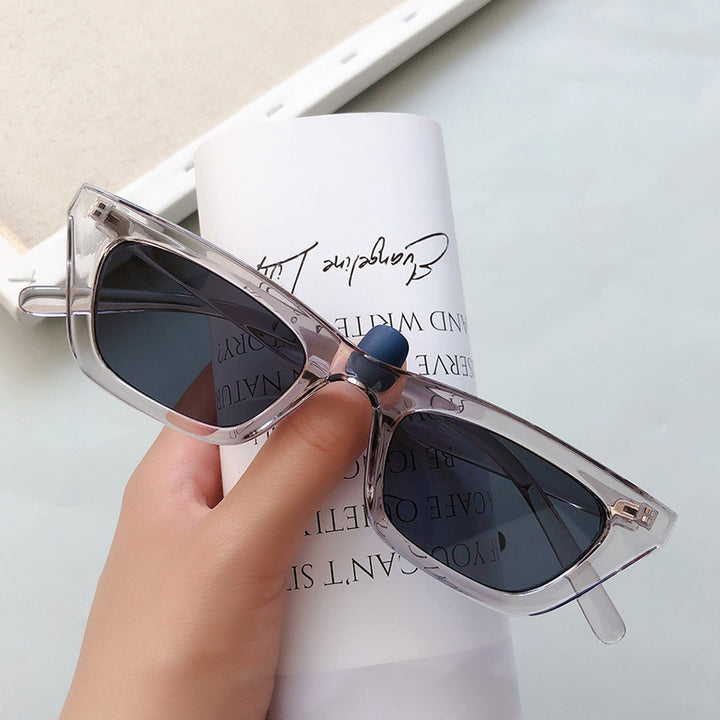 Fashionable Cat-Eye Sunglasses Bowlift