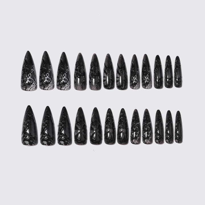 Nail art set with glamorous Gothic design Bowlift