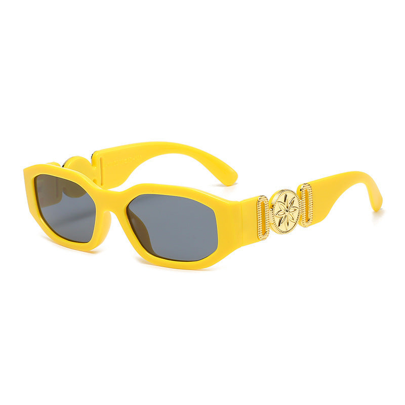 Ladies trendy and stylish sunglasses with luxurious details Bowlift