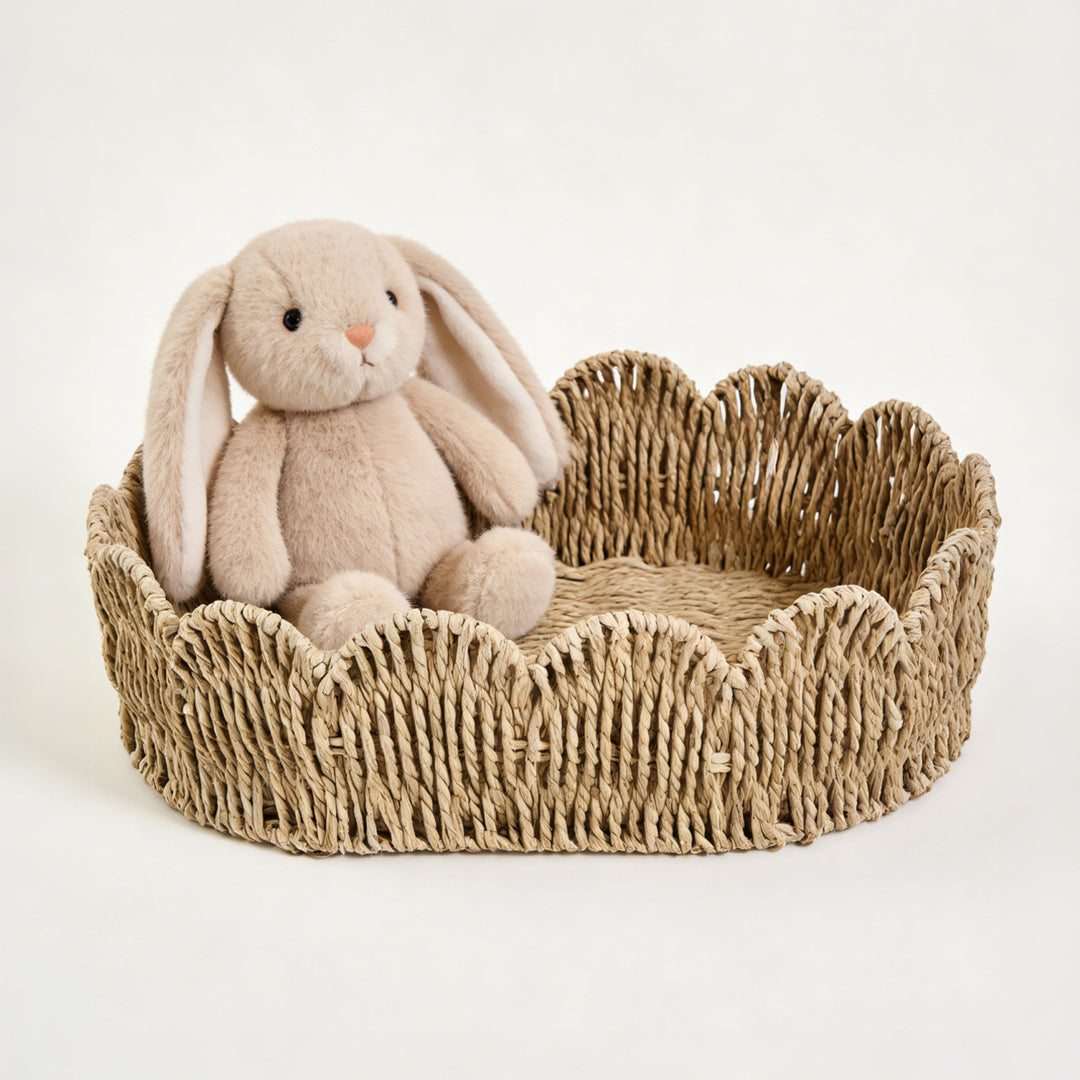 Decorative storage basket with wave edge Bowlift