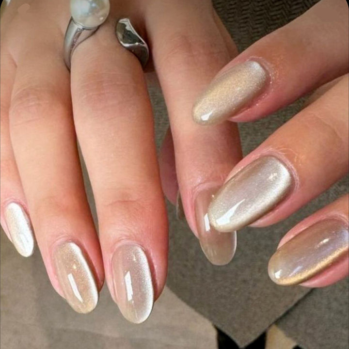 Artifical Nails with Elegant Shine Bowlift