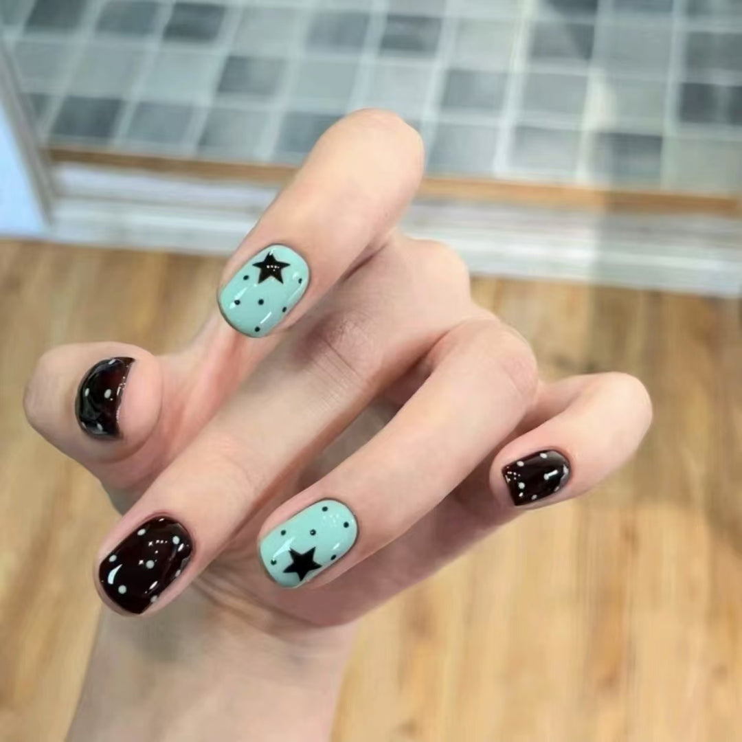 Trendy Graphic Nail Art Set Bowlift