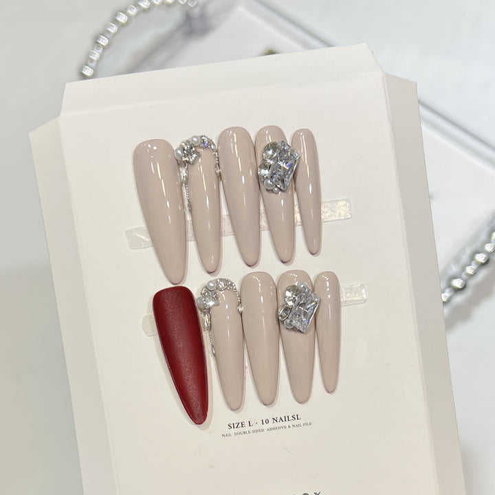 Rhinestone-Embellished Stiletto Nail Art Set Bowlift