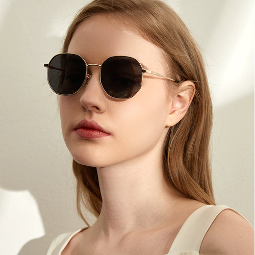 Women elegant sunglasses with striking frame structure Bowlift
