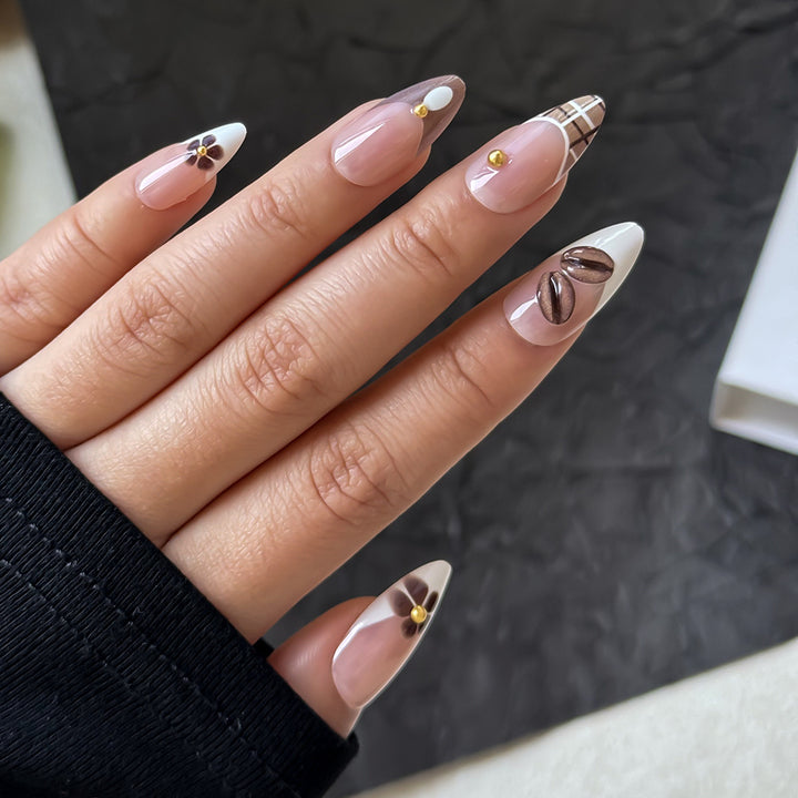 Elegant Floral Design Press-On Nail Art Set Bowlift
