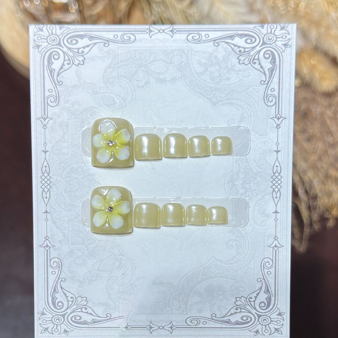 Floral-Themed Decorative Press-On Nail Set Bowlift