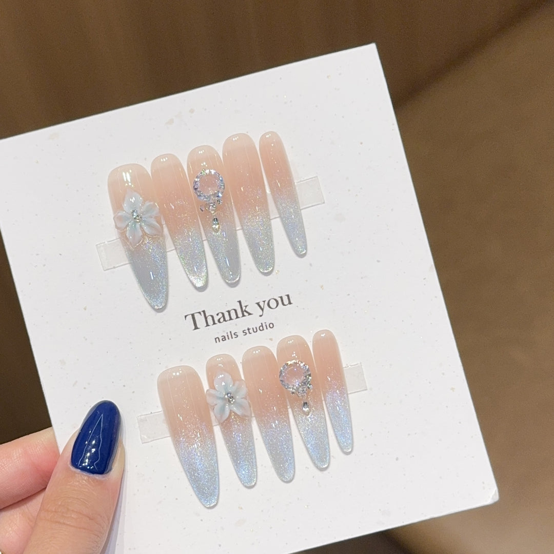 Artificial Nails Set with Shimmering Ombre Effect and Floral Accents Bowlift