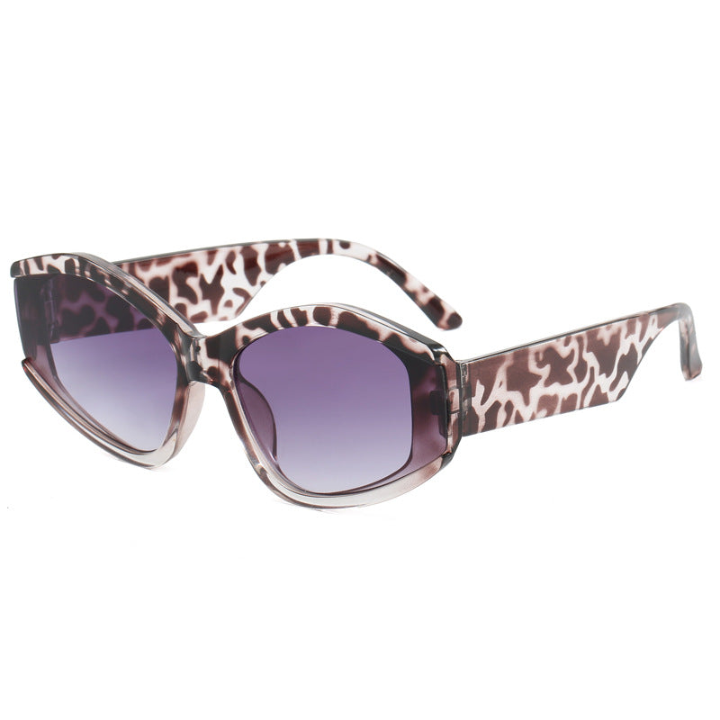 Women’s fashionable sunglasses with distinctive, futuristic design Bowlift