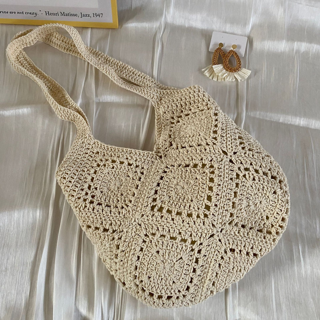 Handmade shoulder bag with floral motifs Bowlift