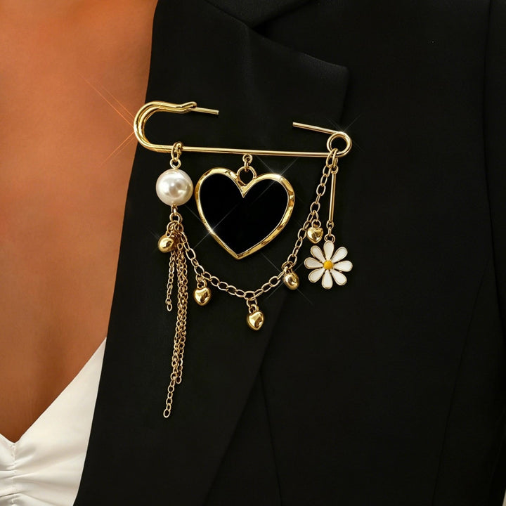 Elegant safety pin pendant Bowlift