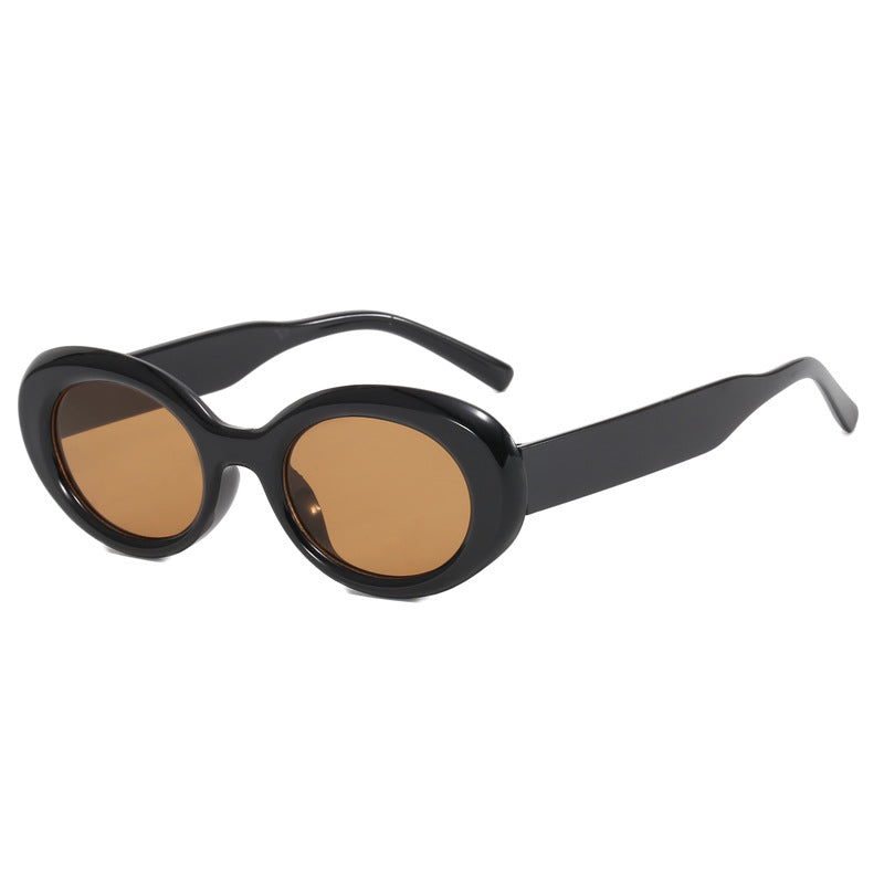 Ladies stylish sunglasses in extravagant leopard pattern Bowlift