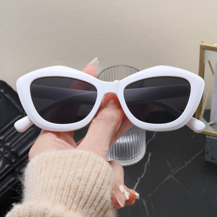 Ladies Cat-Eye Sunglasses with Stylish Leopard Pattern Bowlift
