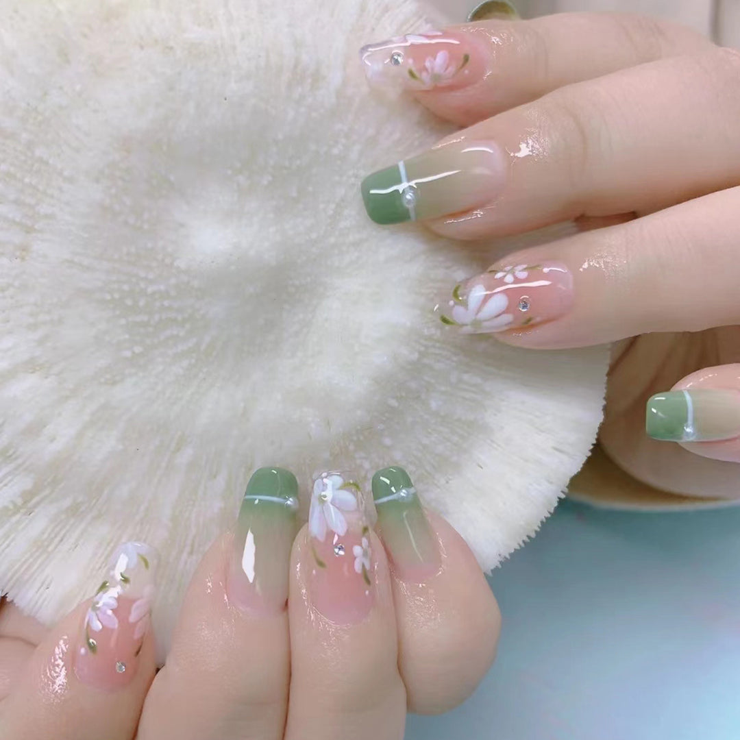 Stylish heart and ombre design artificial nails Bowlift