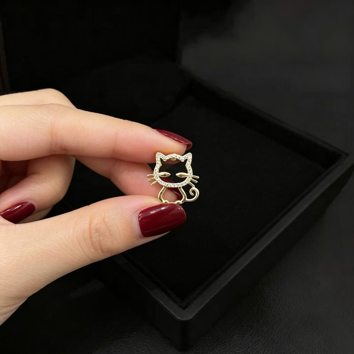 Glittering Cat Brooch Bowlift