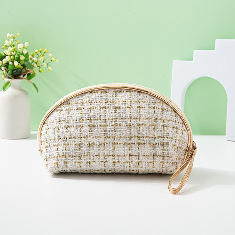 Stylish and Spacious Cosmetic Bag Bowlift