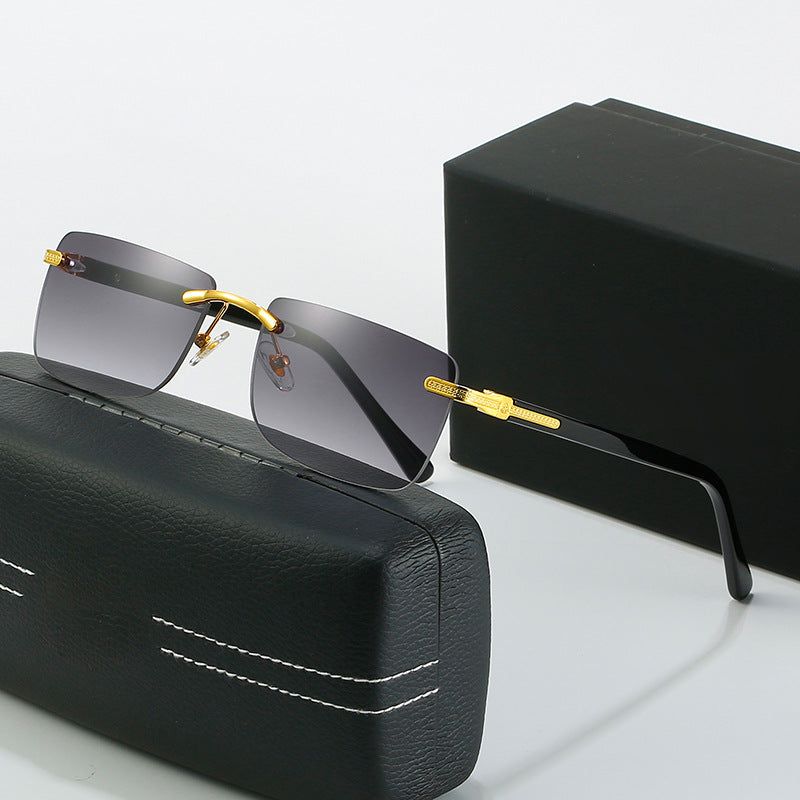Women's fashionable sunglasses with a stylish, rectangular frame and elegant metal accents Bowlift