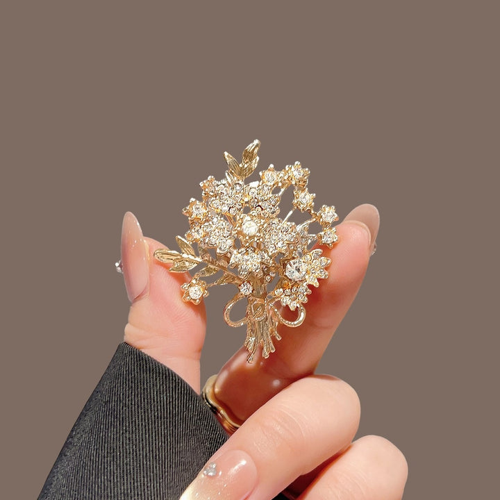 Elegant and Sparkling Brooch Bowlift