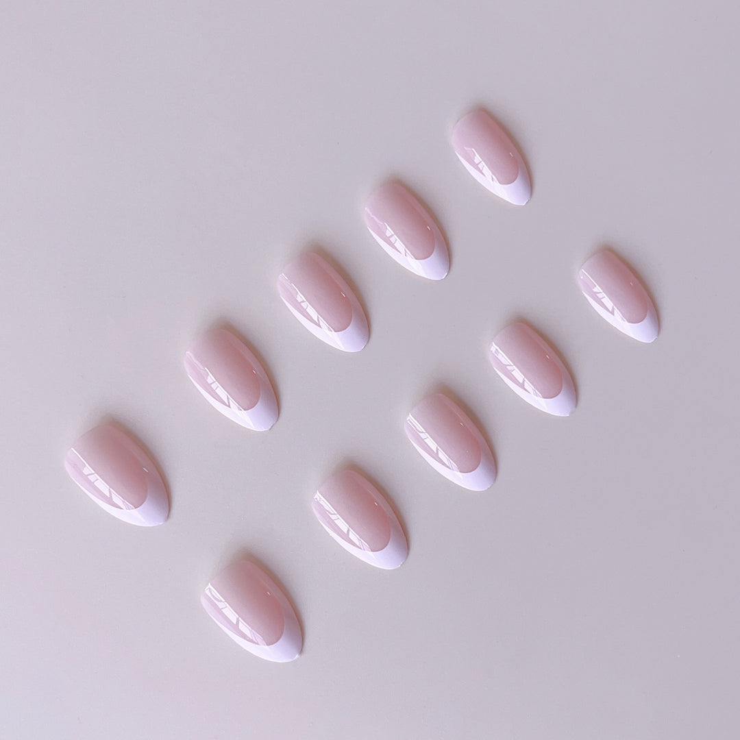 Artificial nail set with elegant French design and trendy accents Bowlift
