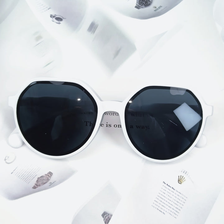 Women’s Geometric Sunglasses with Extravagant Accent Bowlift
