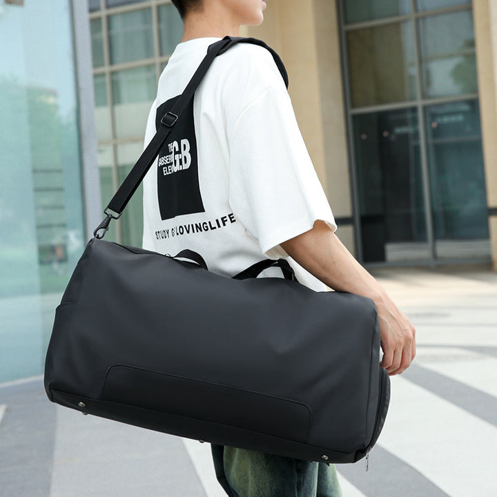 Sporty travel bag with generous storage space and versatile carrying system Bowlift