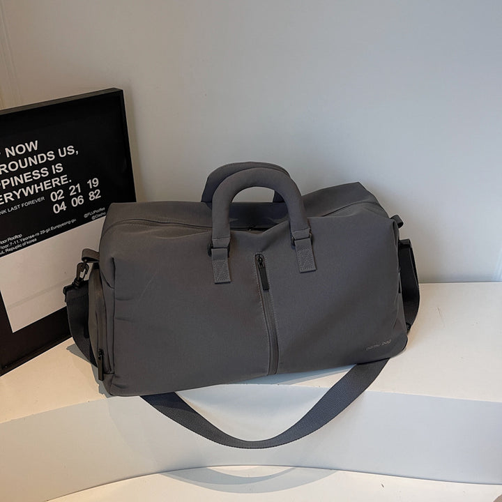 Modern travel bag with versatile carrying options Bowlift